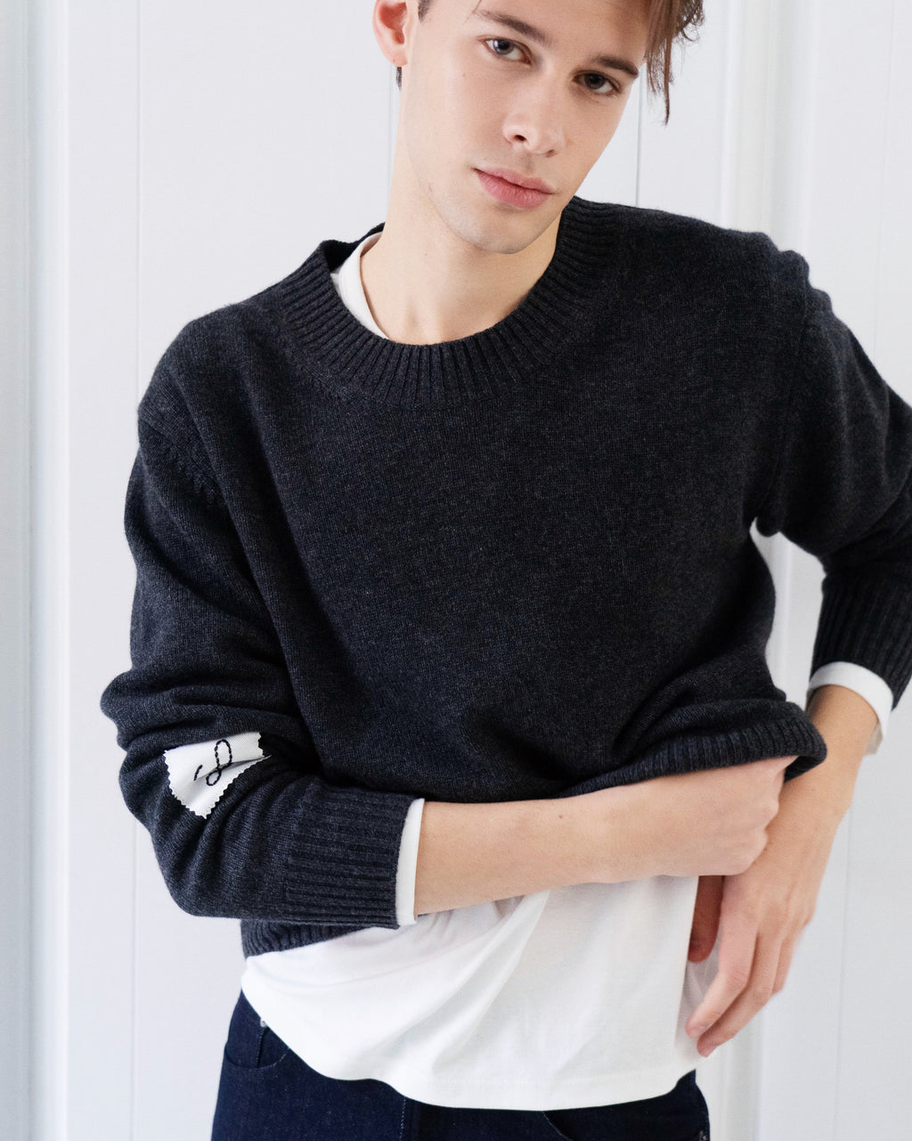Refined Cashmere Sweater | Dark grey