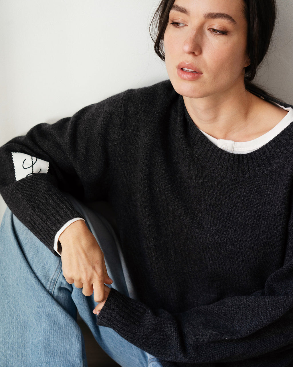 Refined Cashmere Sweater | Dark grey