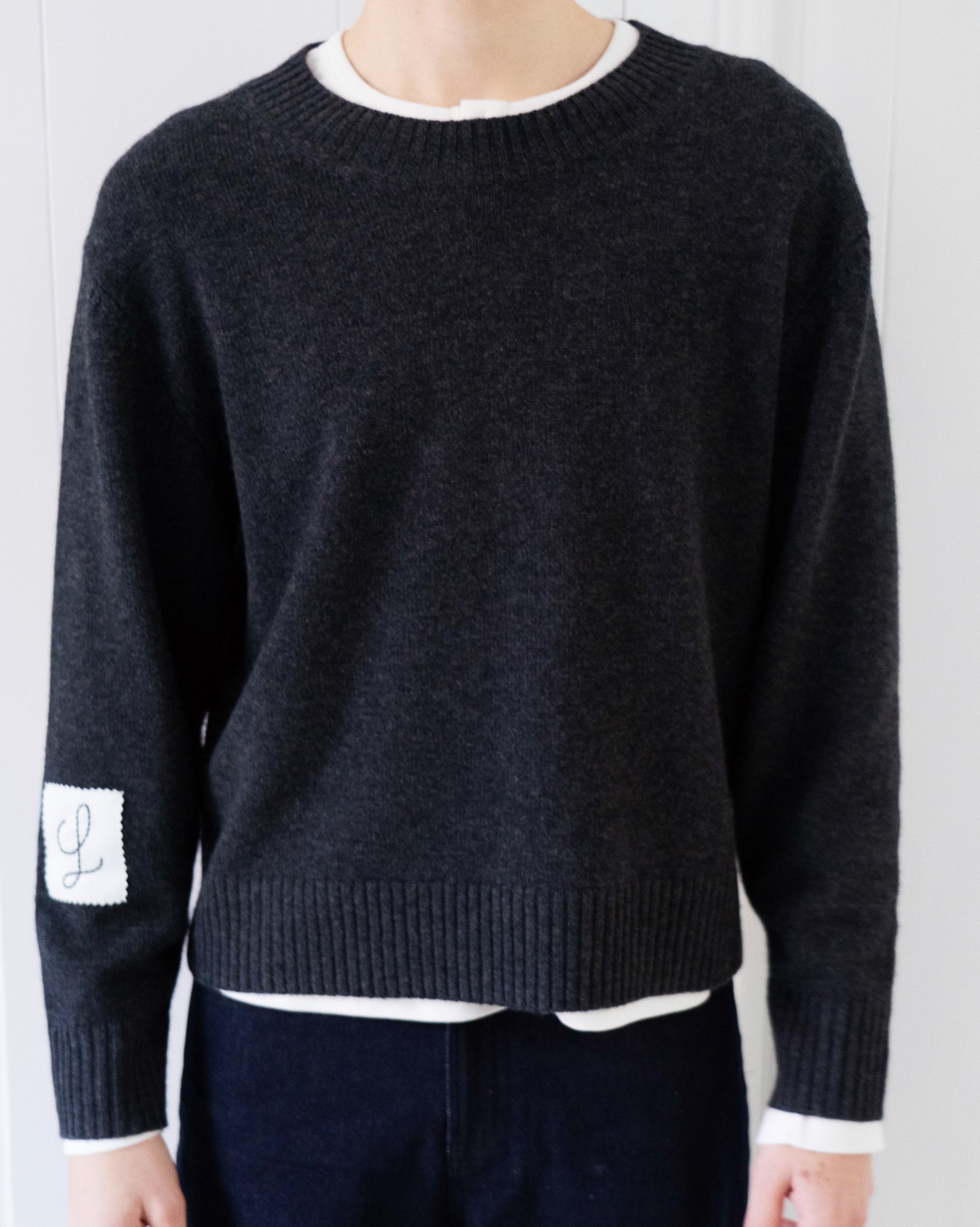 Refined Cashmere Sweater | Dark grey